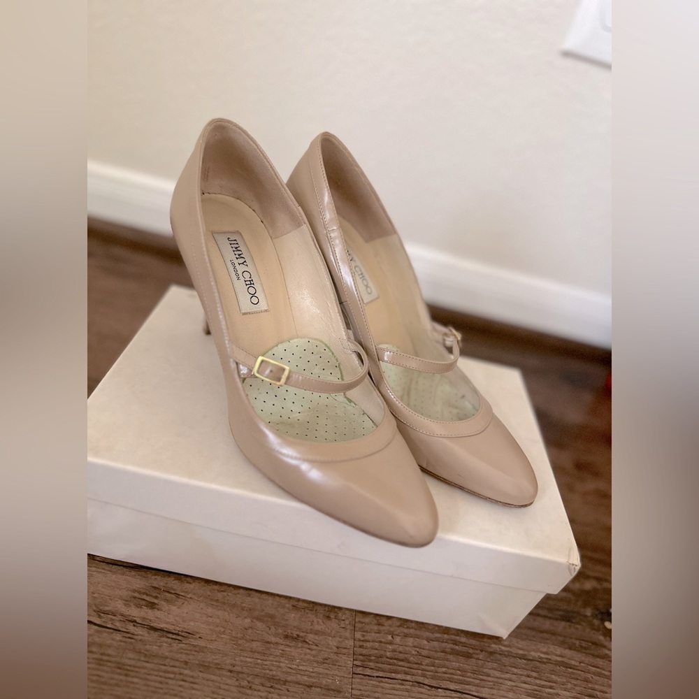 Jimmy Choo Mary Jane pump, size 7.5, Taupe color